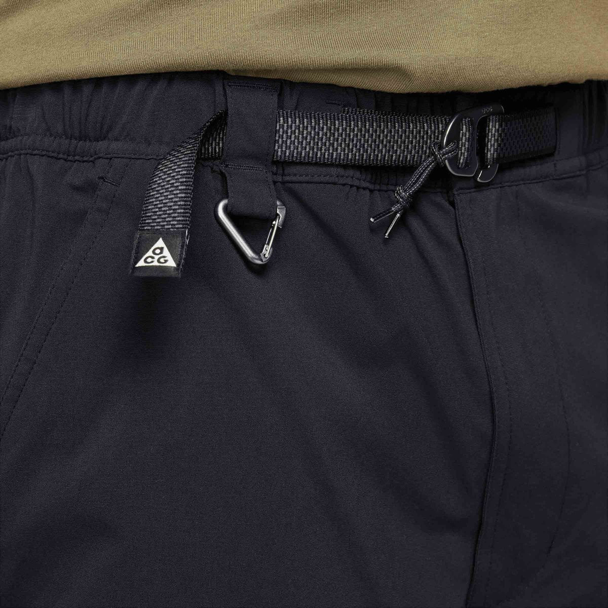 NIKE ACG HIKING SHORTS - BLACK