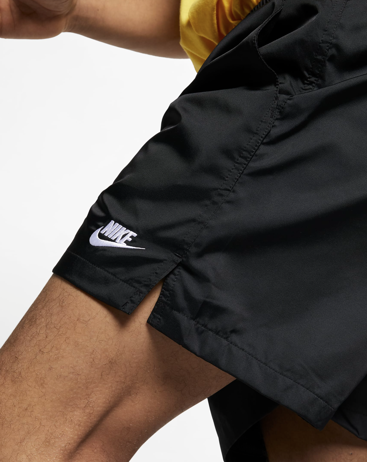 NIKE SPORTSWEAR FLOW WOVEN SHORTS