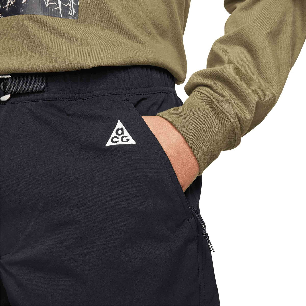 NIKE ACG HIKING SHORTS - BLACK