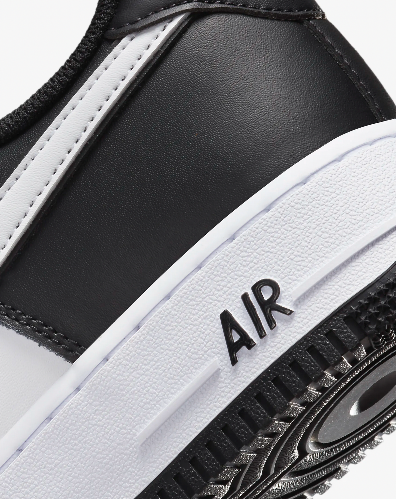 NIKE AIR FORCE 1 '07 - PANDA