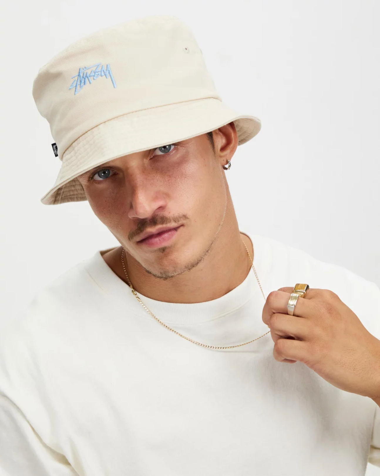 STUSSY STOCK BUCKET HAT - NATURAL