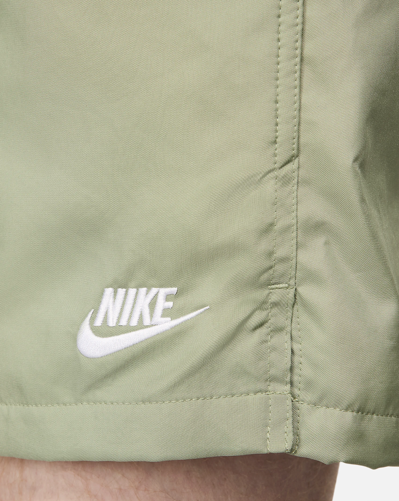 NIKE SPORTSWEAR WOVEN FLOW SHORTS