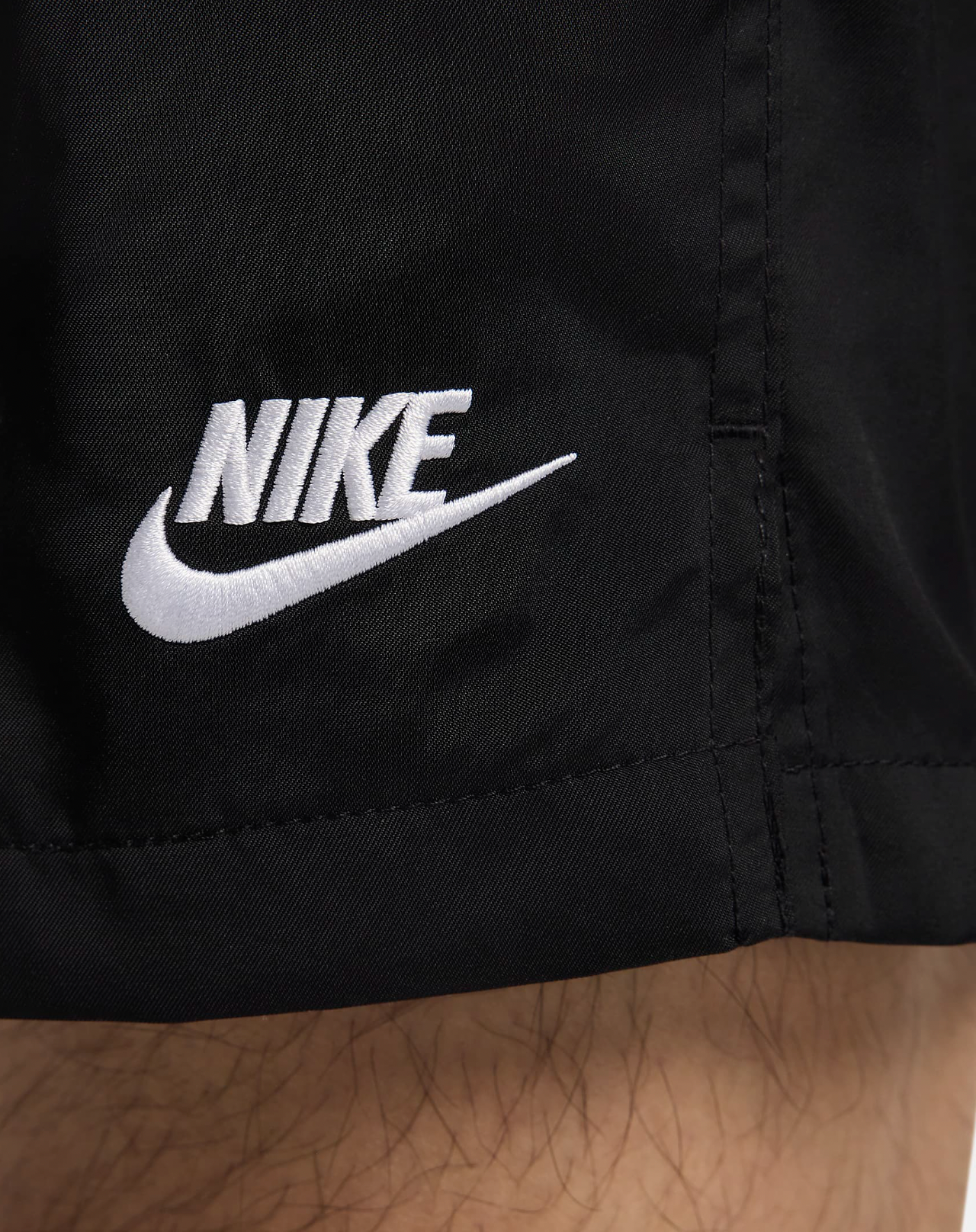 NIKE SPORTSWEAR FLOW WOVEN SHORTS