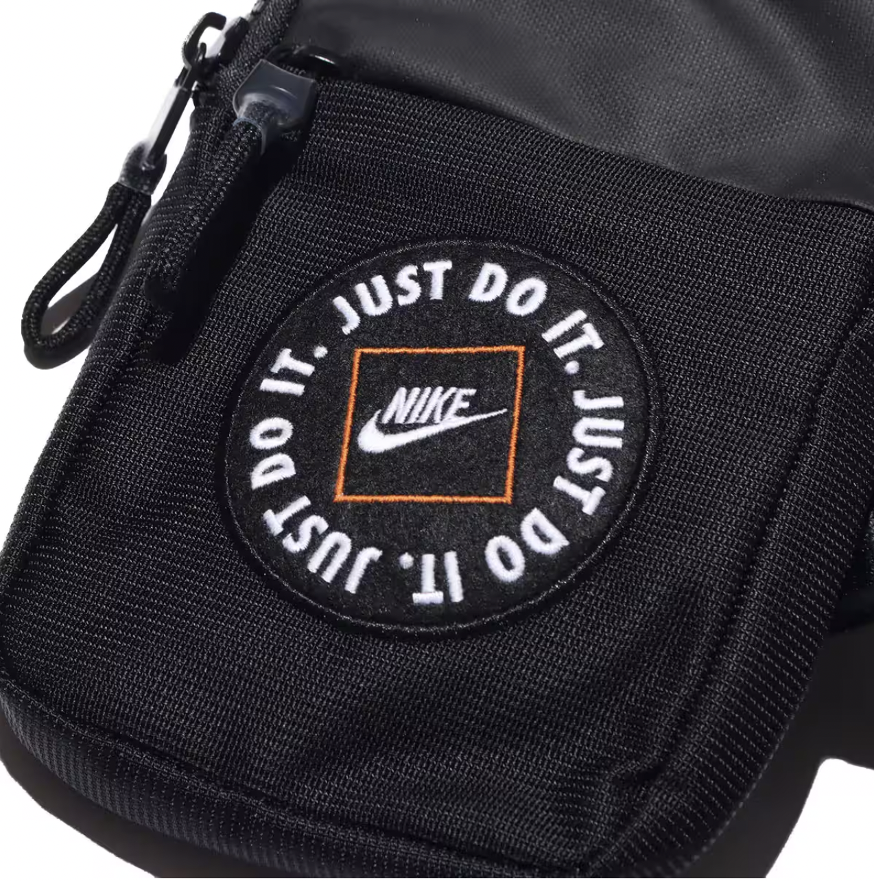 NIKE ESSENTIALS SMALL HIP PACK - JUST DO IT