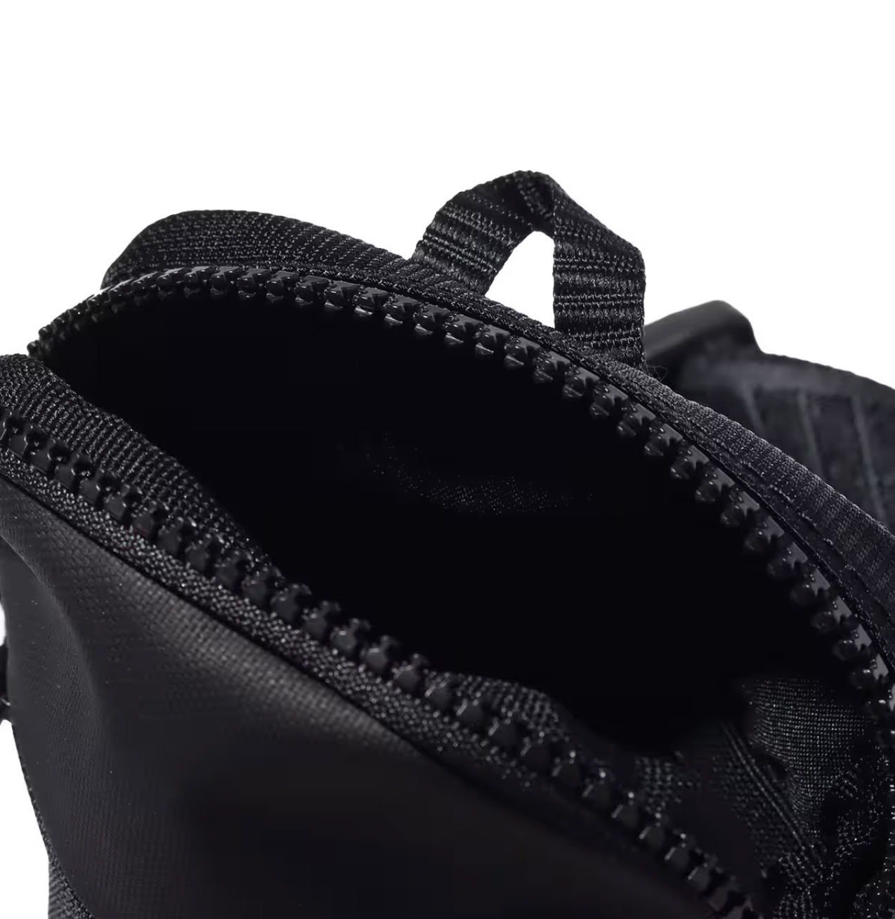 NIKE ESSENTIALS SMALL HIP PACK - JUST DO IT